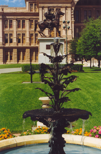 Fountain2.jpg